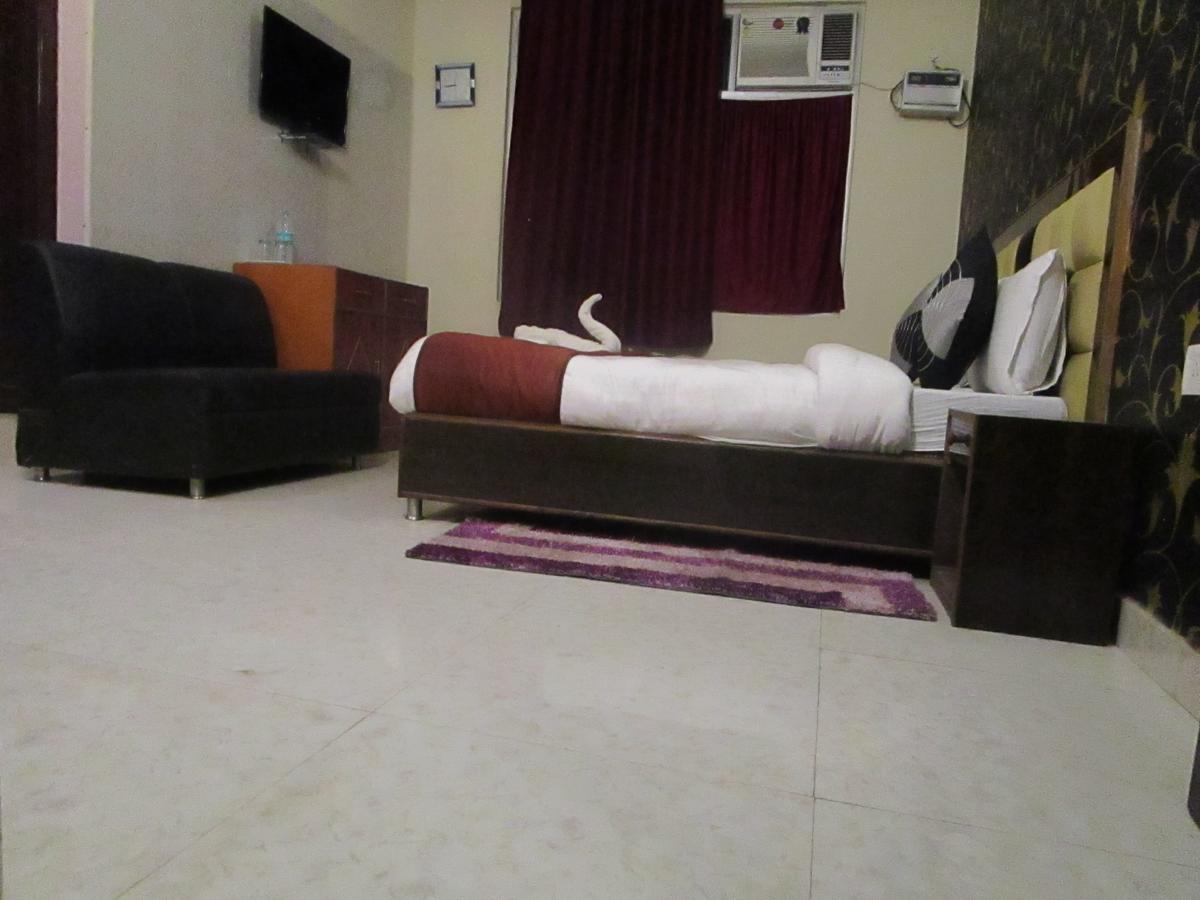 Hotel Apsara , By Soank Hospitality Haridwār Esterno foto